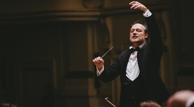 Wielkie dzieła Brahmsa i Sibeliusa podczas koncertów 20 i 21 marca 2026 w Filharmonii Krakowskiej