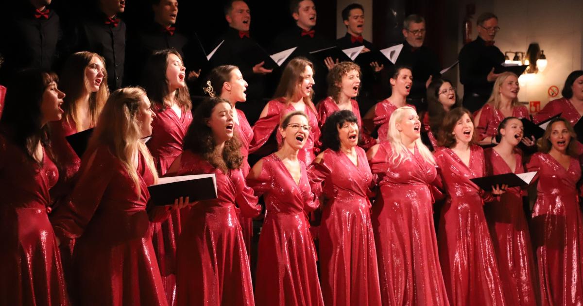 Międzyzdroje. Miejsce, gdzie pieśń nie milknie – 60 lat Międzynarodowego Festiwalu Pieśni Chóralnej im. prof. Jana Szyrockiego w Międzyzdrojach