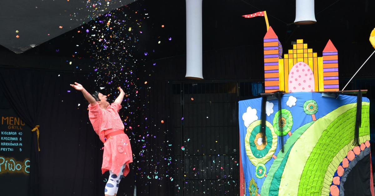 O czym marzy stara szafa [rozmowa z lalkarką Zuzą Gaińską]