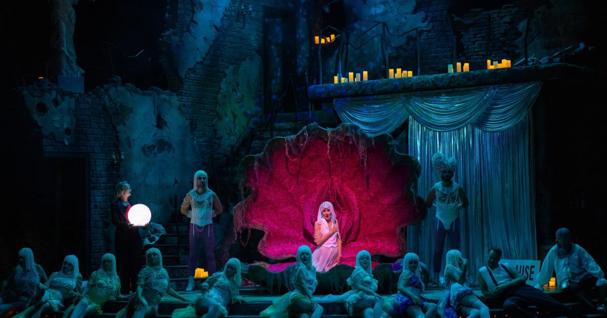 Kobieta/y na miarę czasów [„Hrabina” Stanisława Moniuszki w reż. Karoliny Sofulak w Teatrze Wielkim w Poznaniu]