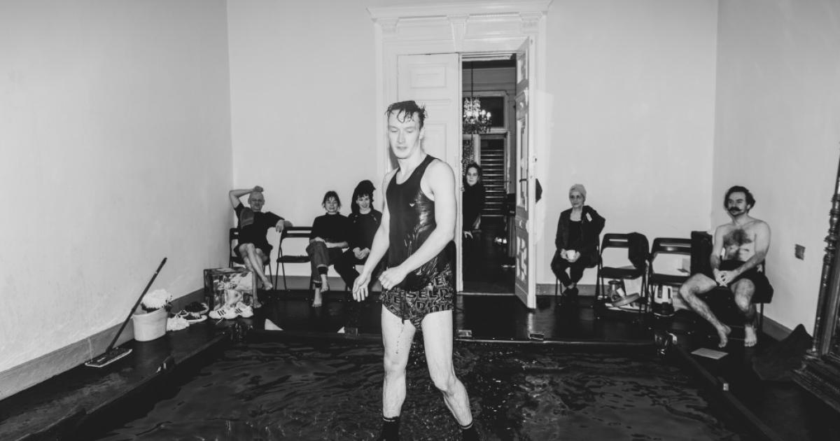 Powrót Gosi Wdowik do Wrocławia. Premiera „Little” w Centrum Sztuk Performatywnych Instytutu Grotowskiego.