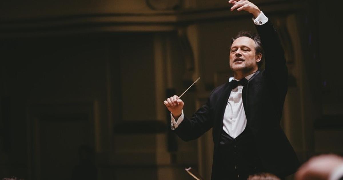 Wielkie dzieła Brahmsa i Sibeliusa podczas koncertów 20 i 21 marca 2026 w Filharmonii Krakowskiej