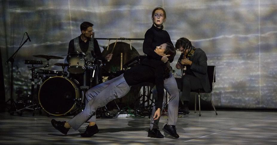 „Manhattan”: Tańcząc dla Hiroszimy