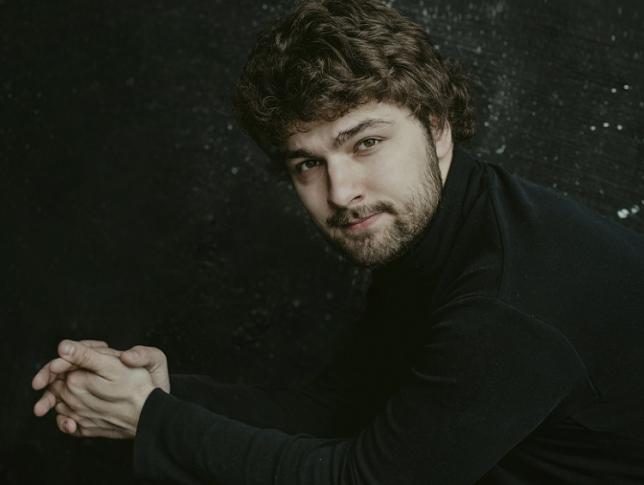 Lukas  Geniušas  laureat konkursu Chopinowskiego sprzed 11 lat wystąpi w Filharmonii Krakowskiej