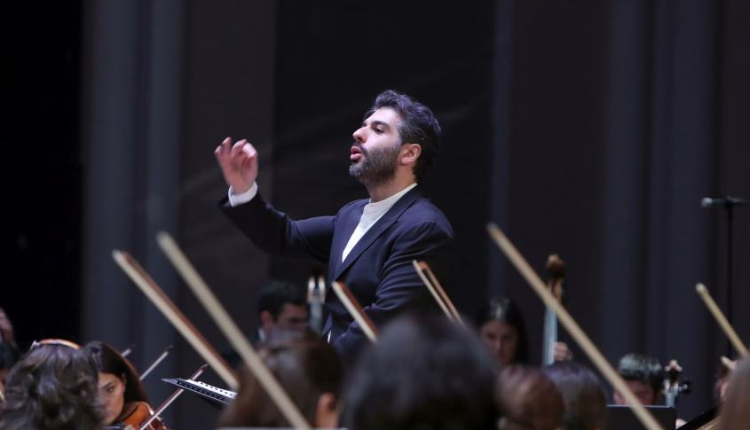 Sergey Smbatyan, dyrygent