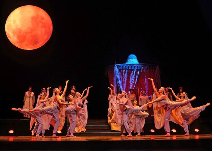 KNIAŹ IGOR w Teatrze Wielkim w Łodzi - Artyści Baletu; fot. Joanna Miklaszewska