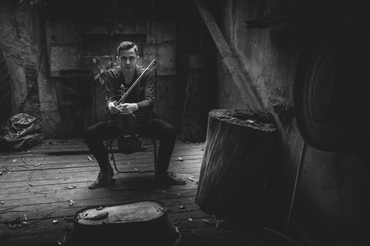 Klasyka z jazzem pod skórą [rozmowa z Mateuszem Smoczyńskim]