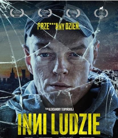 Rapując o warszawskiej rzeczywistości [o filmie „Inni ludzie” Aleksandry Terpińskiej