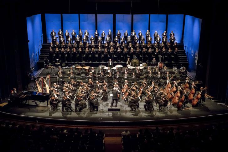 chór i orkiestra TWON