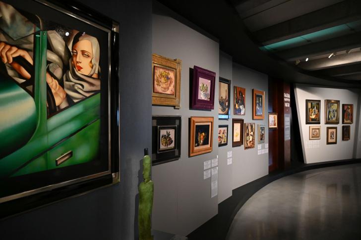 Artystka podróżująca [Wystawa Tamary Łempickiej w Muzeum Narodowym w Lublinie]