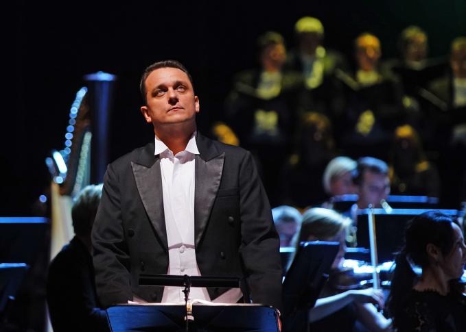 Paria, Teatr Wielki w Poznaniu