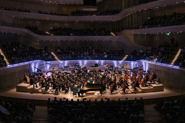Lucerne Festival Contemporary Orchestra / Nicolas Hodges / Sylvain Cambrelin