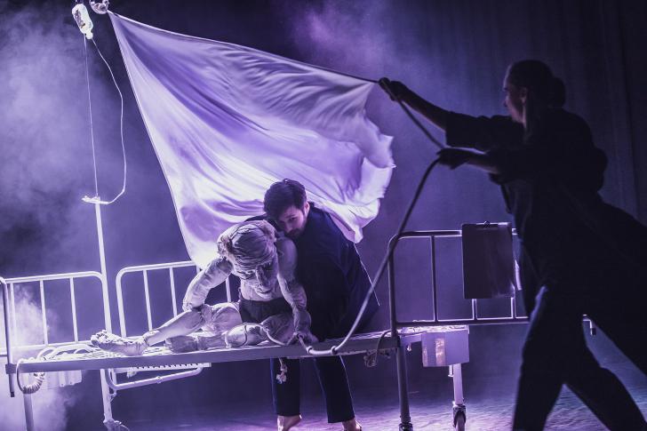 Dzień osiemdziesiąty piąty w Teatrze Groteska]