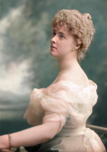 Daisy von Pless, Fotografie ze zbiorów Zamku Książ