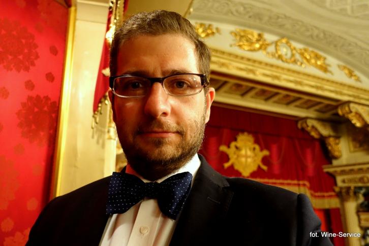 Podróże, opera i …wino [wywiad z Wojciechem Giebutą]