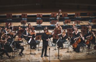 Glass po polsku [koncert Piotra Pławnera i Sinfonii Iuventus]