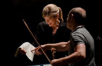 Orkiestra, czyli odpowiedź na atak [rozmowa z Keri-Lynn Wilson]