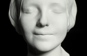 Maska pośmiertna Pięknej Nieznajomej, pocz. XX w., kolekcja MNWr