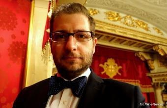 Podróże, opera i …wino [wywiad z Wojciechem Giebutą]