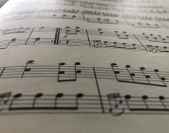 Trzecia część XI Sonaty fortepianowej Mozarta, wydanie urtekstowe wydawnictwa G. Henle Verlag; Wikimedia