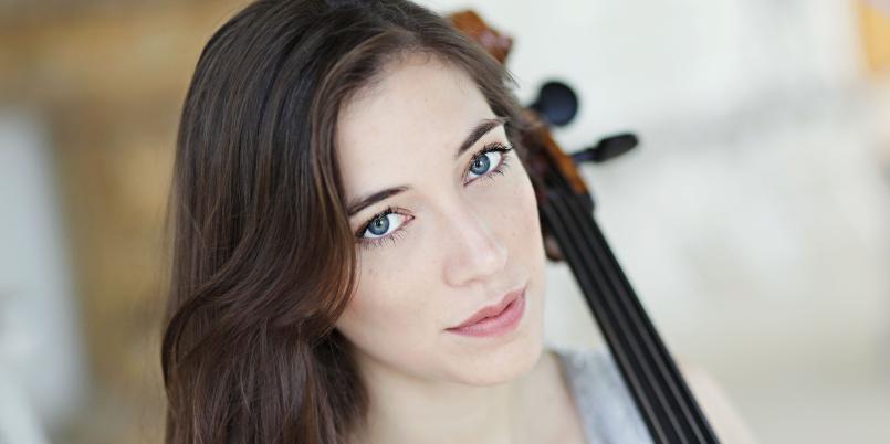 Camille Thomas z wiolonczelą