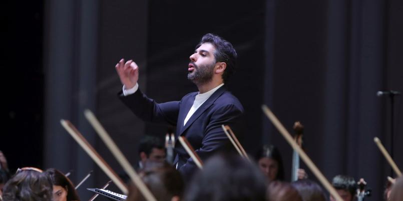 Sergey Smbatyan, dyrygent