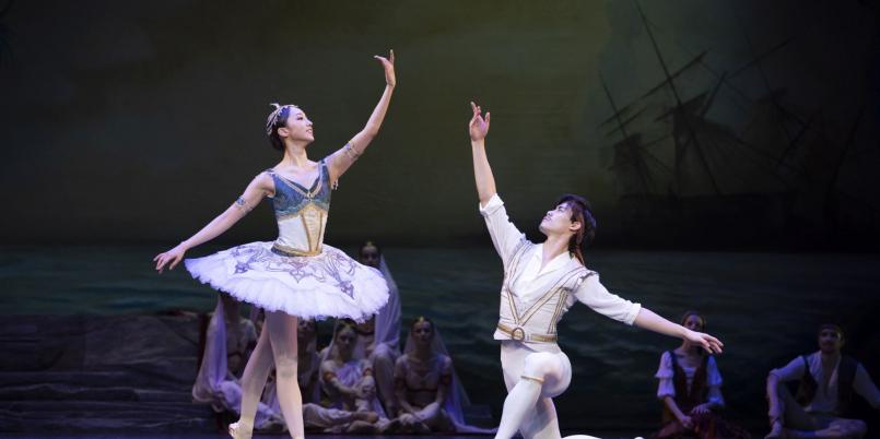 01. Jaeeun Jung (Medora) i Ryota Kitai (Konrad) w Korsarzu, fot. Ewa Krasucka