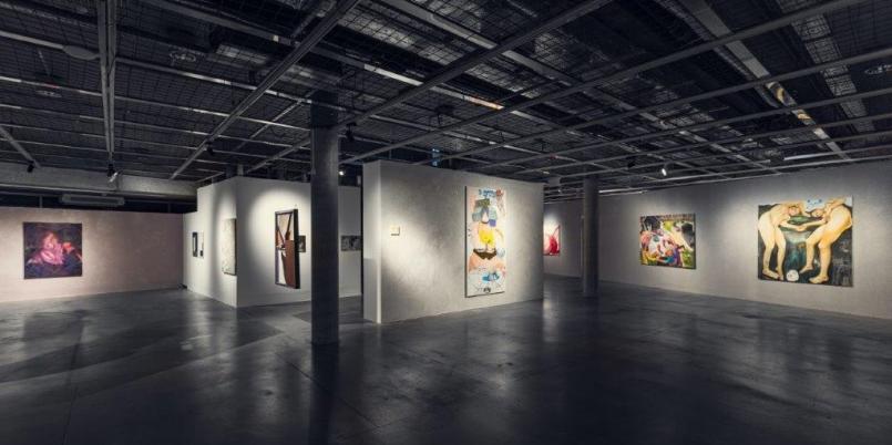 mBank kupił kolejne prace polskich malarzy. Wystawia je w Katowicach