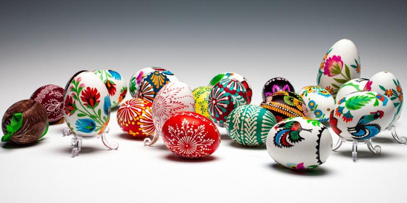 Pisanki wielkanocne autorstwa: Bożeny Woźniak, Małgorzaty Tomaszewskiej, Wandy Charko, Wiesławy Grzybowskiej