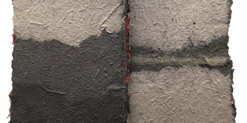 Ewa Latkowska-Żychska, Książka z czerwienią, 2021 papier ręcznie czerpany techniką własną, 40x30cm, dzięki uprzejmości autorki