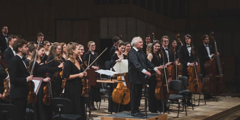 Jerzy Maksymiuk i Sinfonia Iuventus