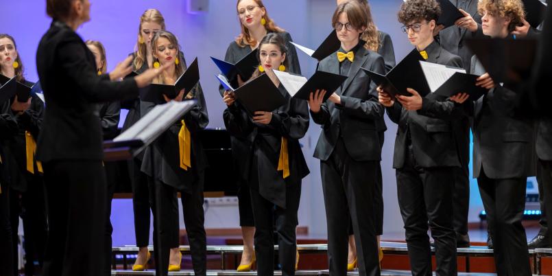 Zespół Wokalny Rondo pod dyrekcją Małgorzaty Podzielny