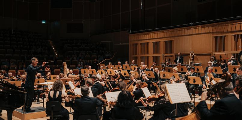 Orkiestra PFB i George Tchitchinadze; fot. Edyta Steć