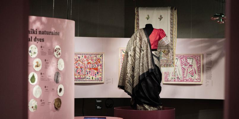 wystawa Barwy Holi w Muzeum Azji i Pacyfiku w Warszawie